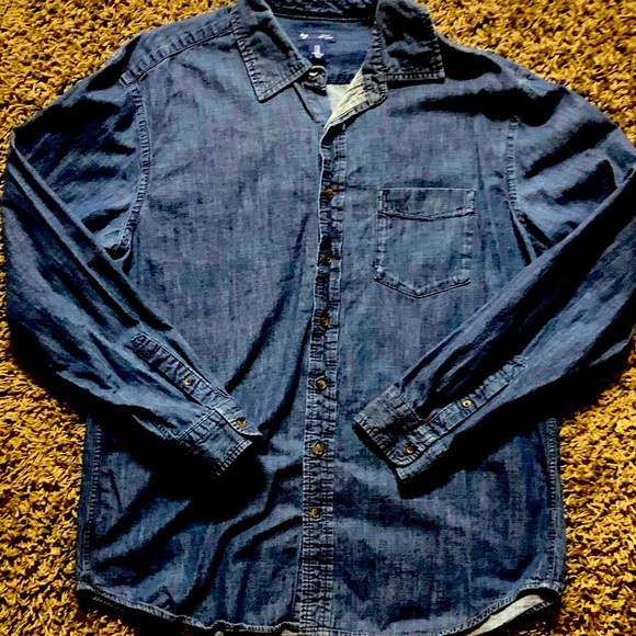 Men’s Gap Denim Shirt - Picture 2 of 2
